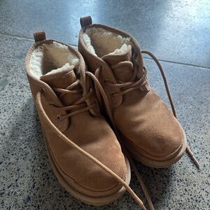 UGG Neumel Size 7
